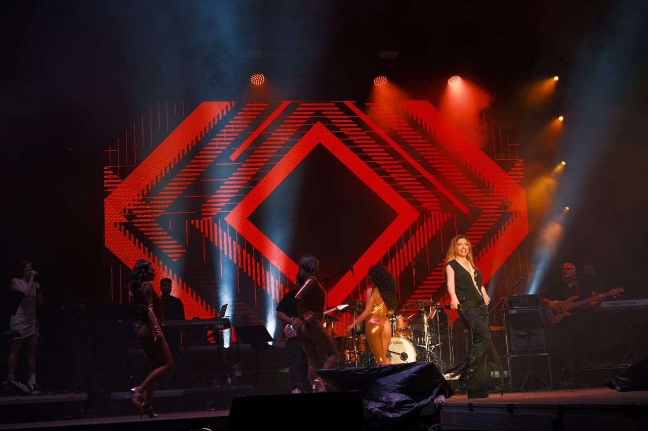 Helena Paparizou performing at Francofolies de Bulgarie 2023 — photograph 23 of 24.