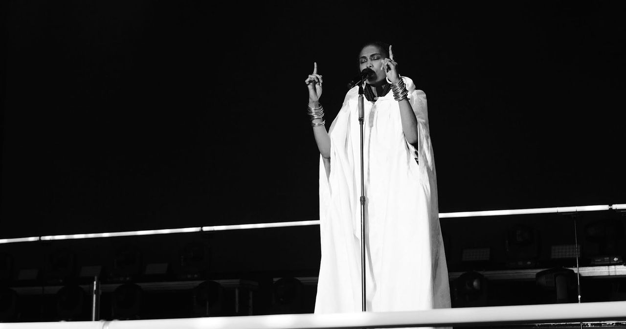 Imany performing at Francofolies de Bulgarie 2023 — photograph 23 of 40.