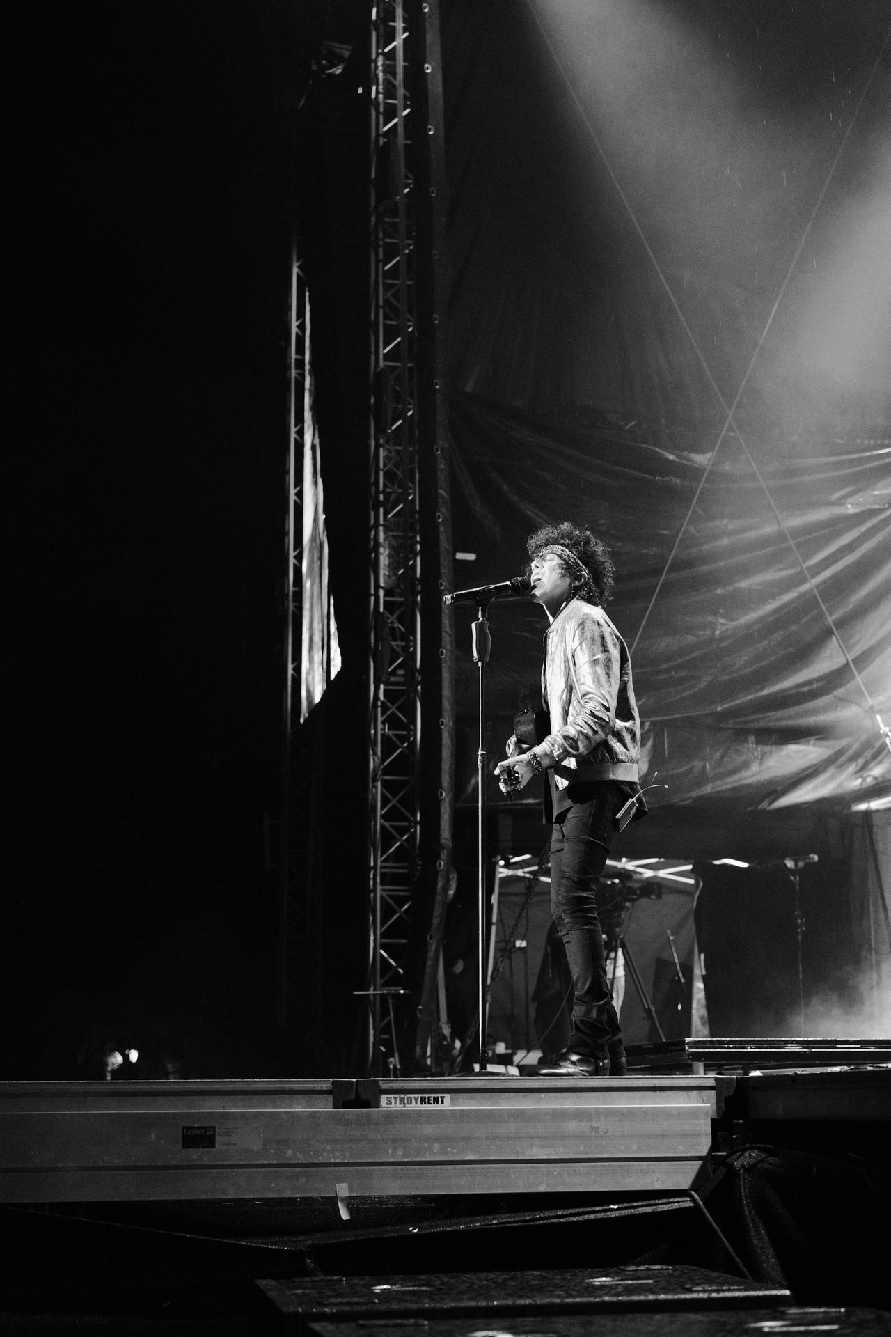 LP performing at Francofolies de Bulgarie 2023 — photograph 17 of 32.
