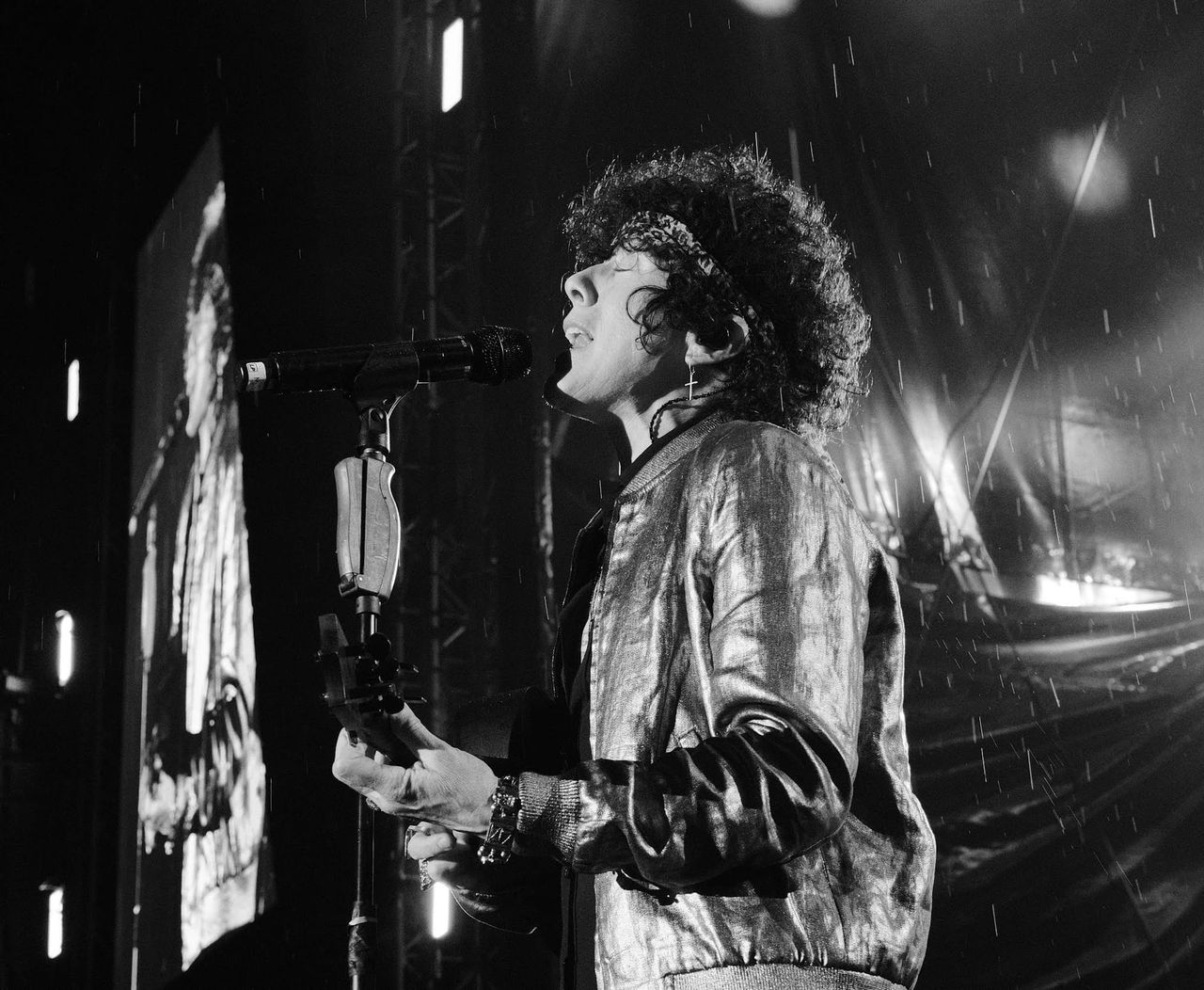 LP performing at Francofolies de Bulgarie 2023 — photograph 7 of 32.