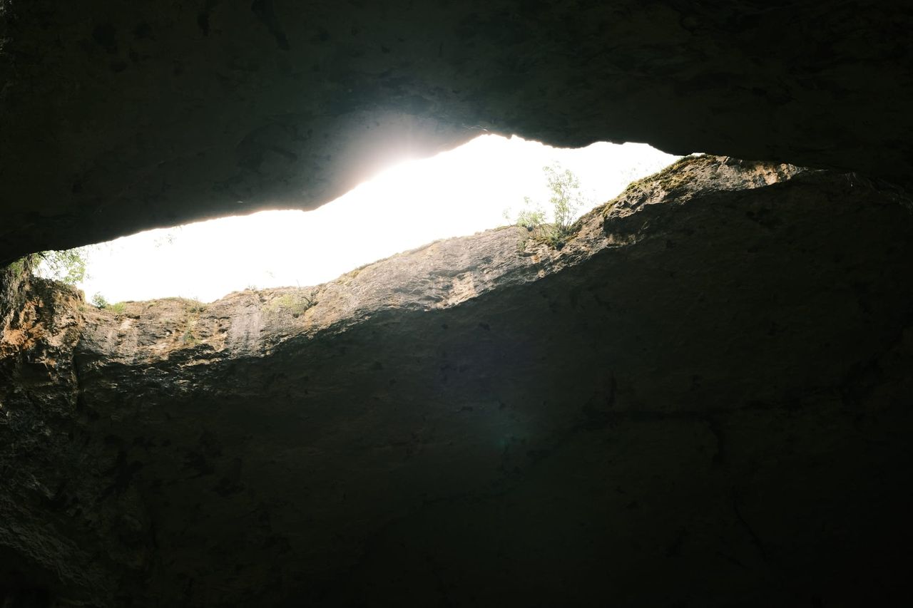 Long skylight opening across the roof of Devetashka Cave