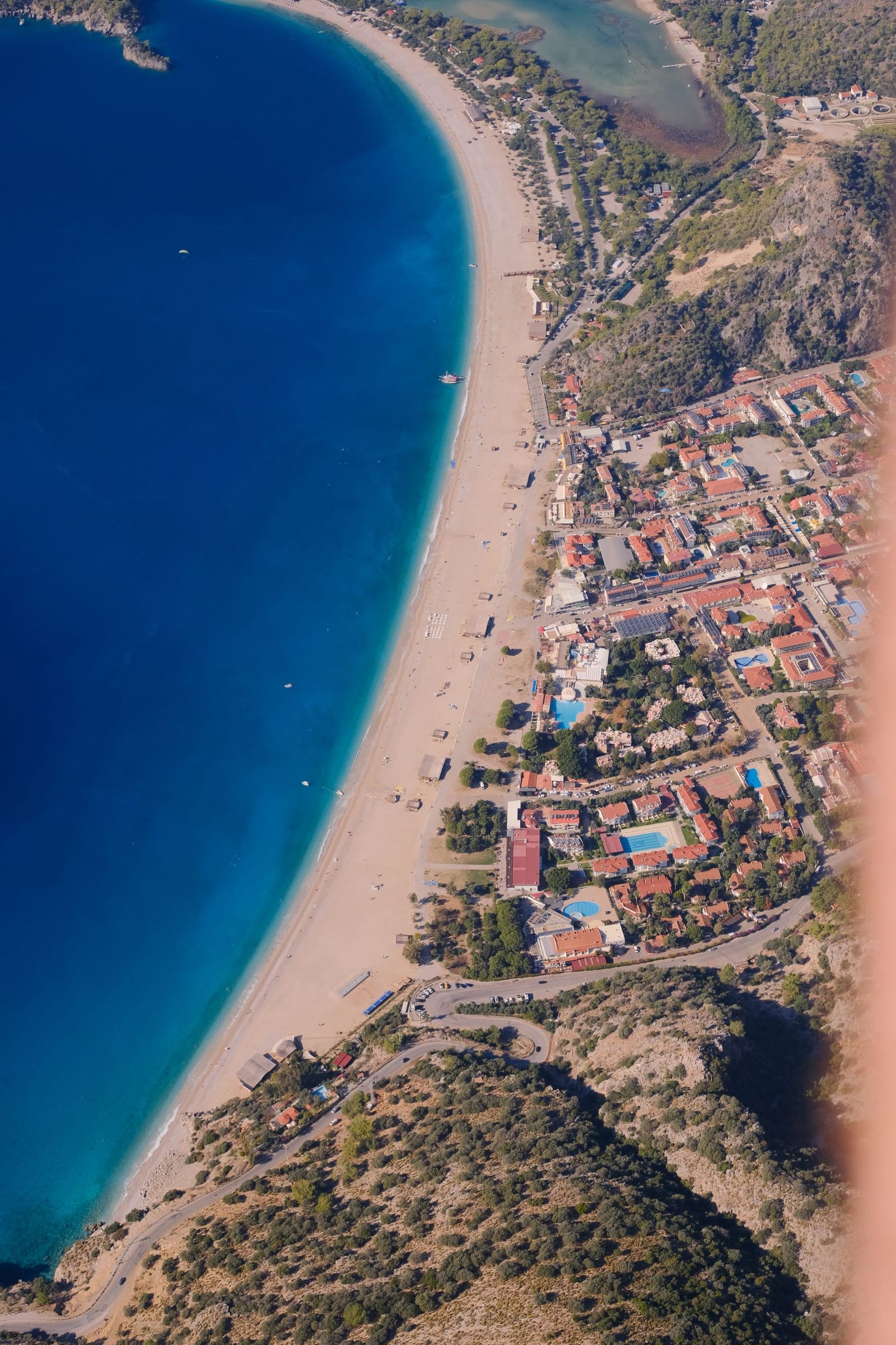 Ölüdeniz town and beach directly below the paraglider