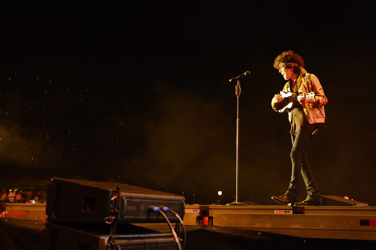 LP performing at Francofolies de Bulgarie 2023 — photograph 12 of 32.